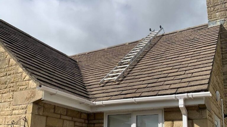 Wallace Roofing – hero house