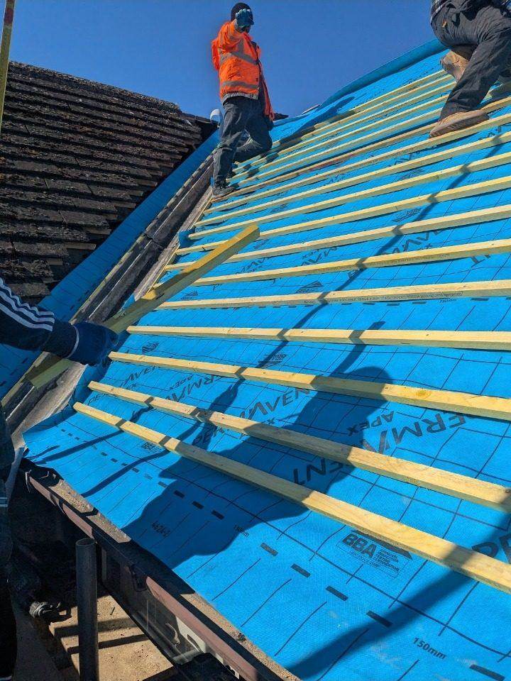 Wallace Roofing – reroof battens