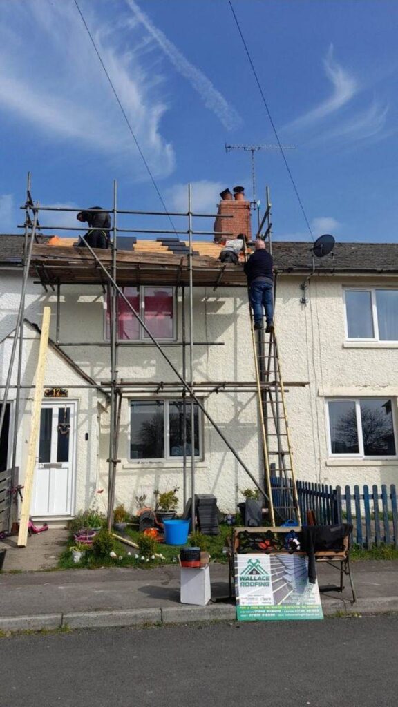 Wallace Roofing – terrace scaffold